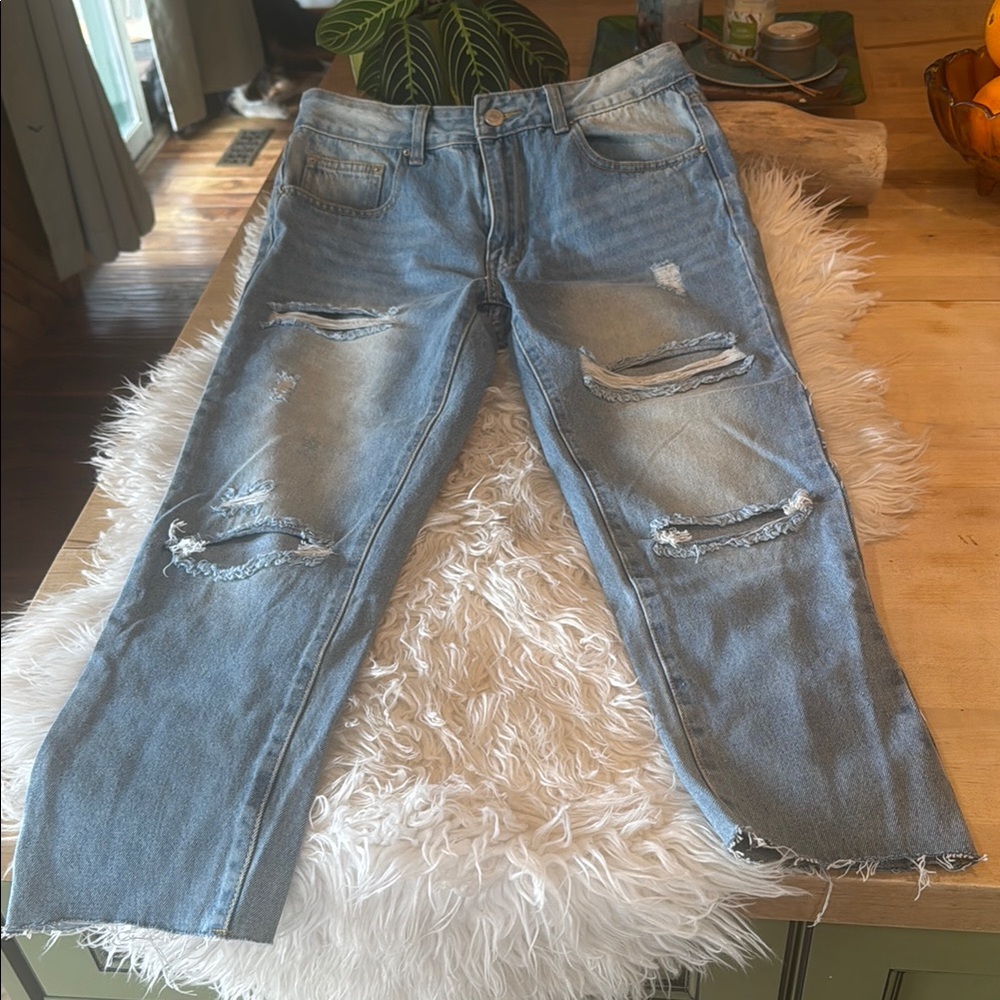 Prettylittlething distressed jeans (nwot)